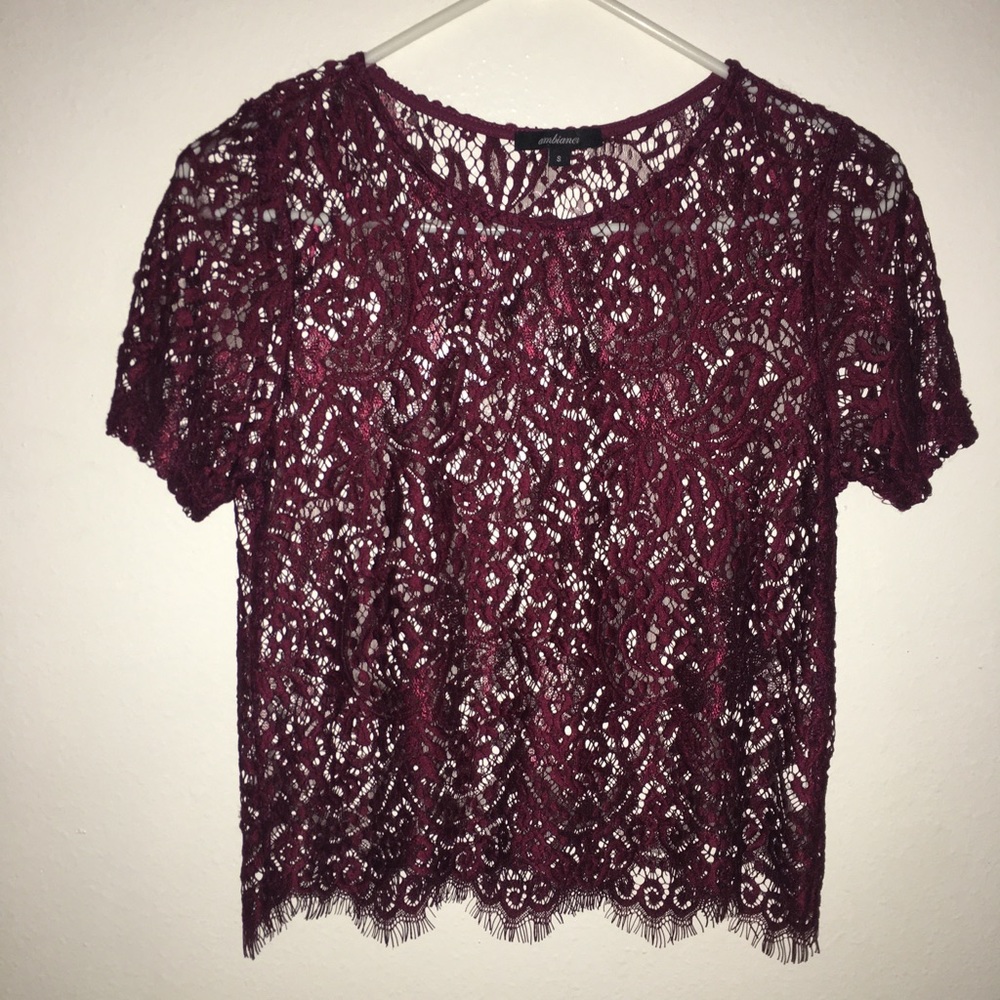 🌸 Ambiance lace crop top